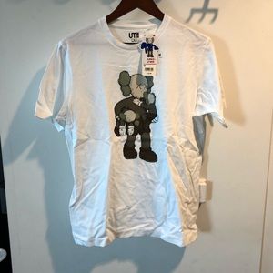 Kaws x Uniqlo Tshirt
